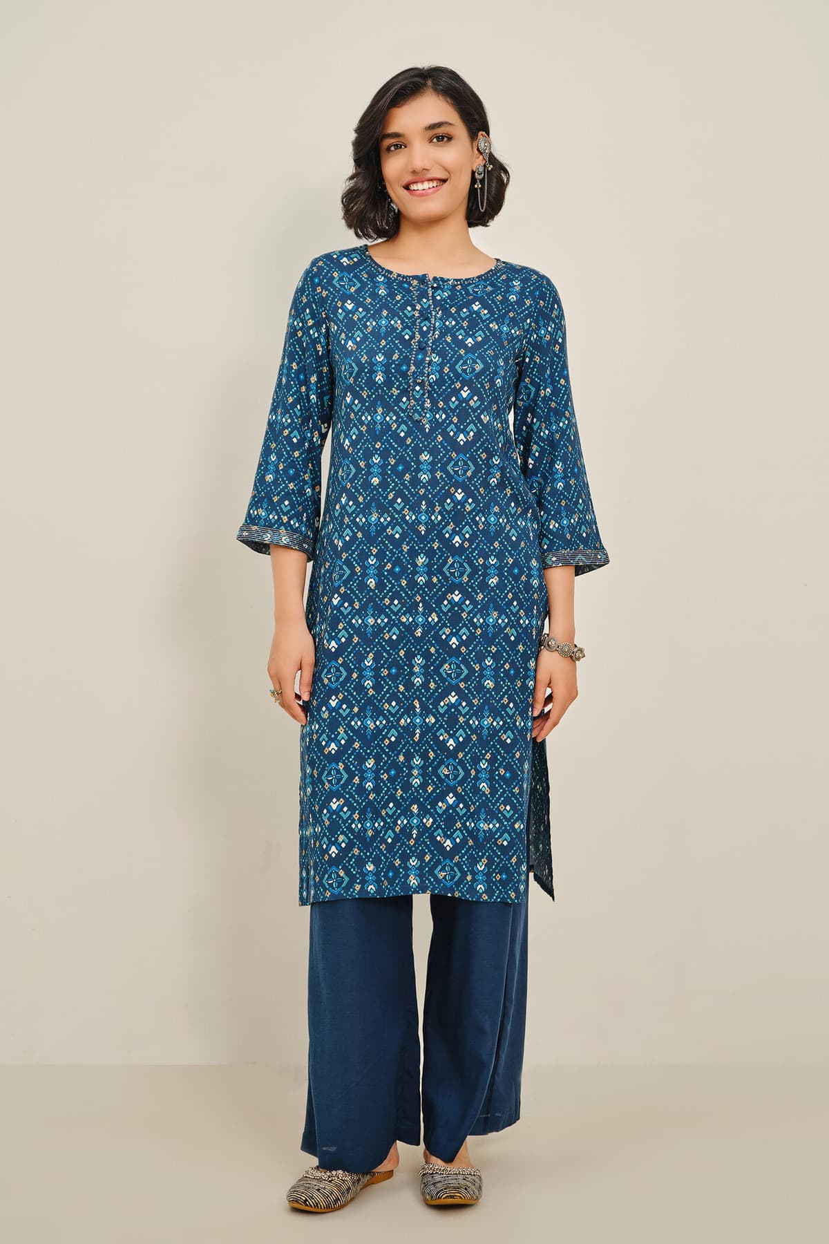 Women's Blue Casual Solid Three Quarter Sleeves Kurta
