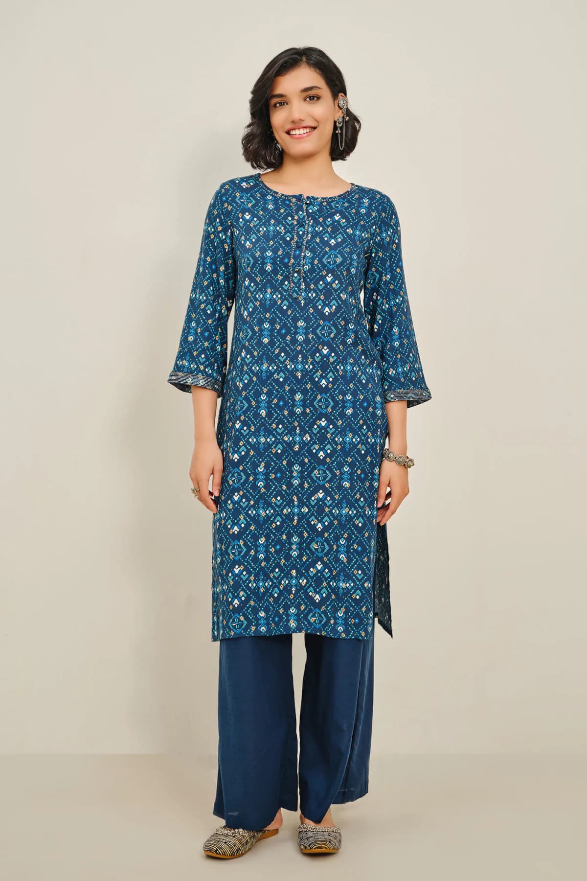 Women's Blue Casual Solid Three Quarter Sleeves Kurta