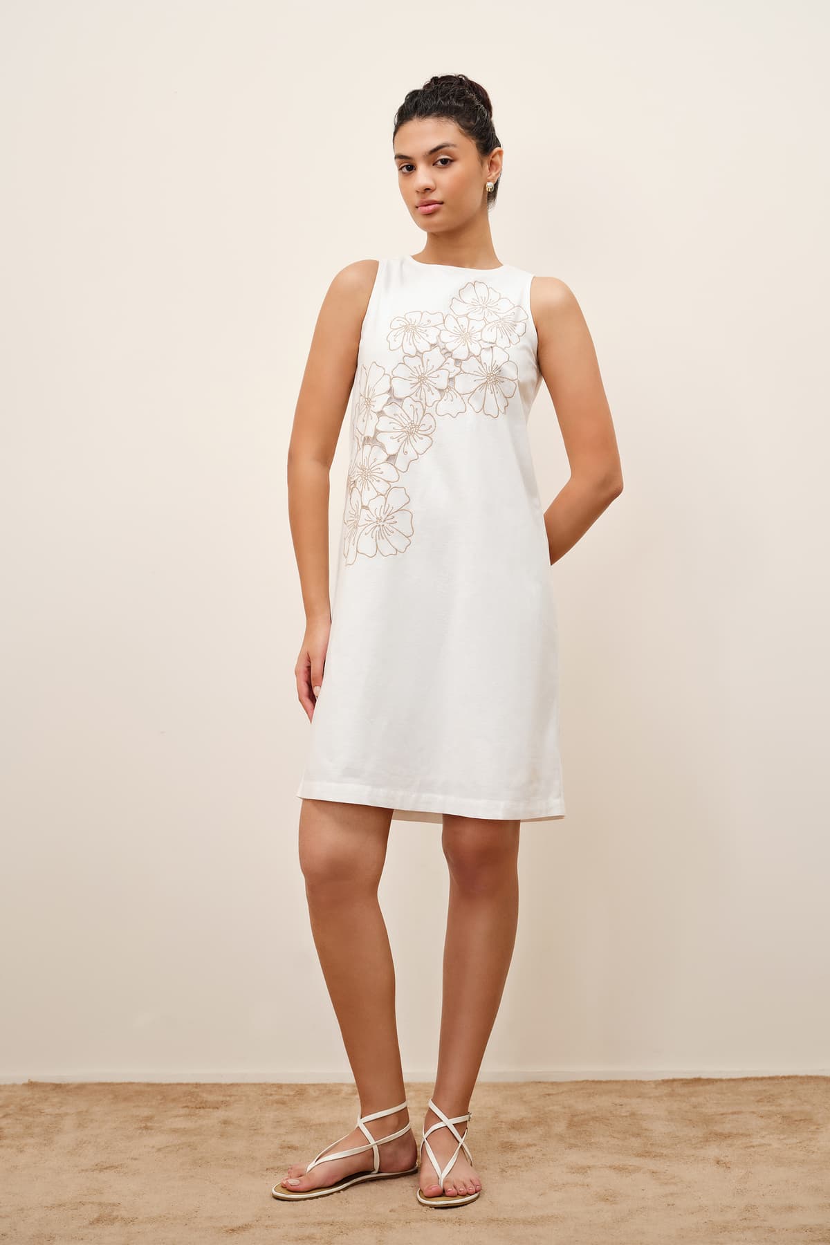 Women's White Casual Floral Sleeveless Dress
