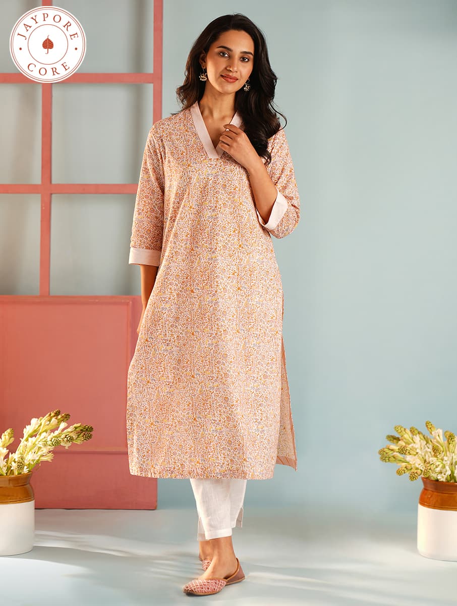 Women's Pink Casual Regular Fit Printed Three Quarter Sleeves Kurta