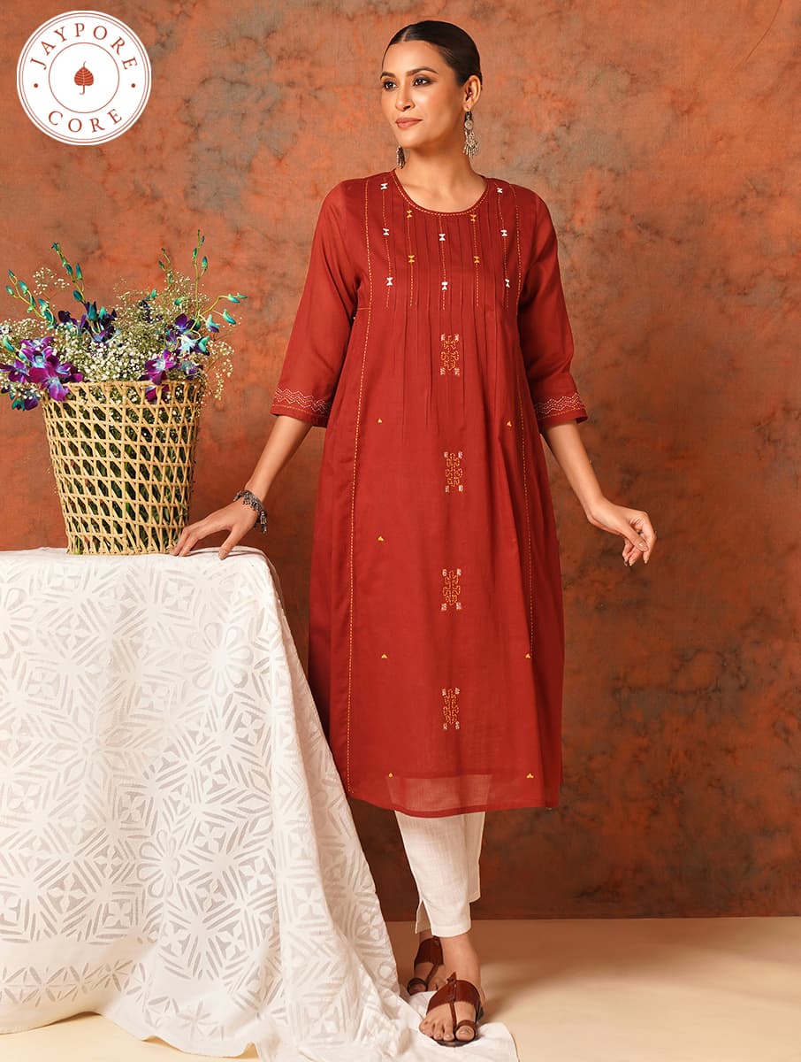 Women's Red Casual Regular Fit Self-Design Three Quarter Sleeves Kurta