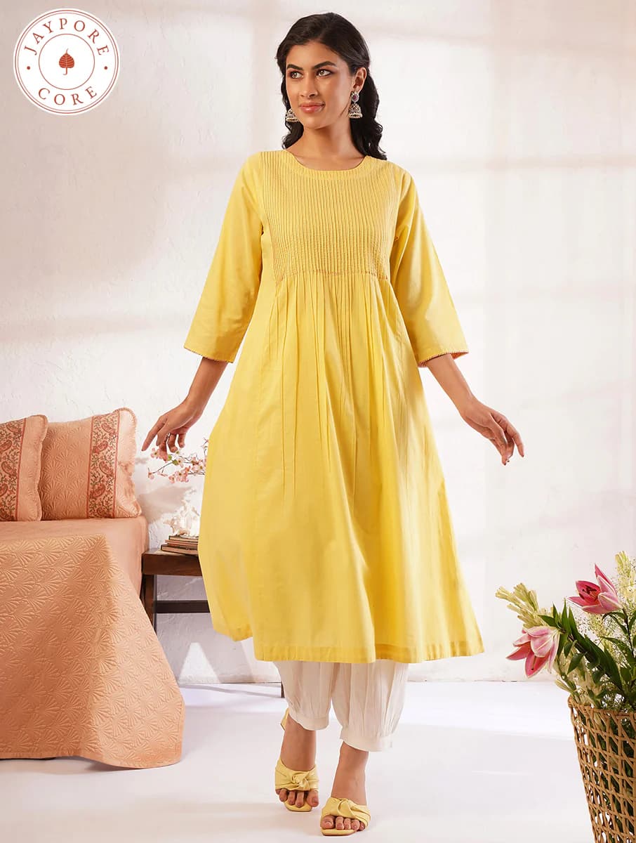 Women's Yellow Casual Regular Fit Solid Three Quarter Sleeves Kurta