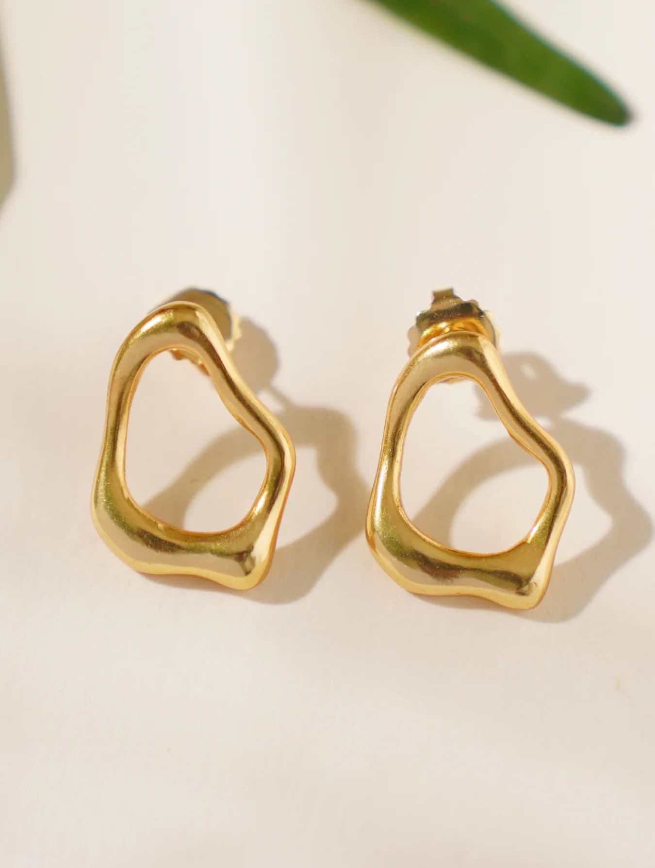 Women's Casual Wear Gold Plated Brass Drop Earring