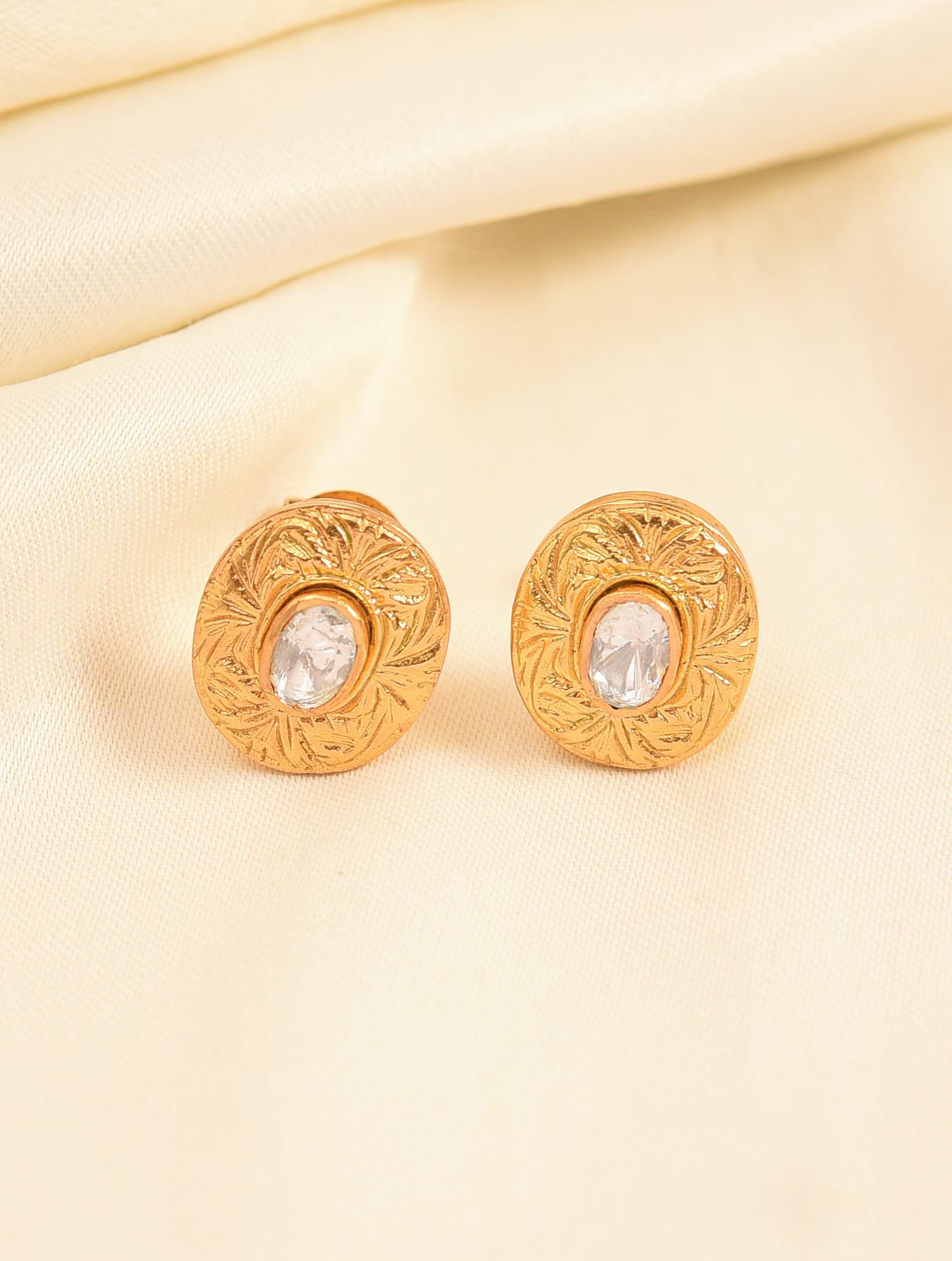 Women's Festive Wear Gold Plated Kundan Brass Studs