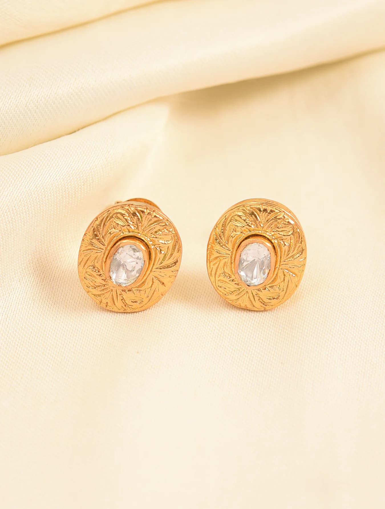 Women's Festive Wear Gold Plated Kundan Brass Studs