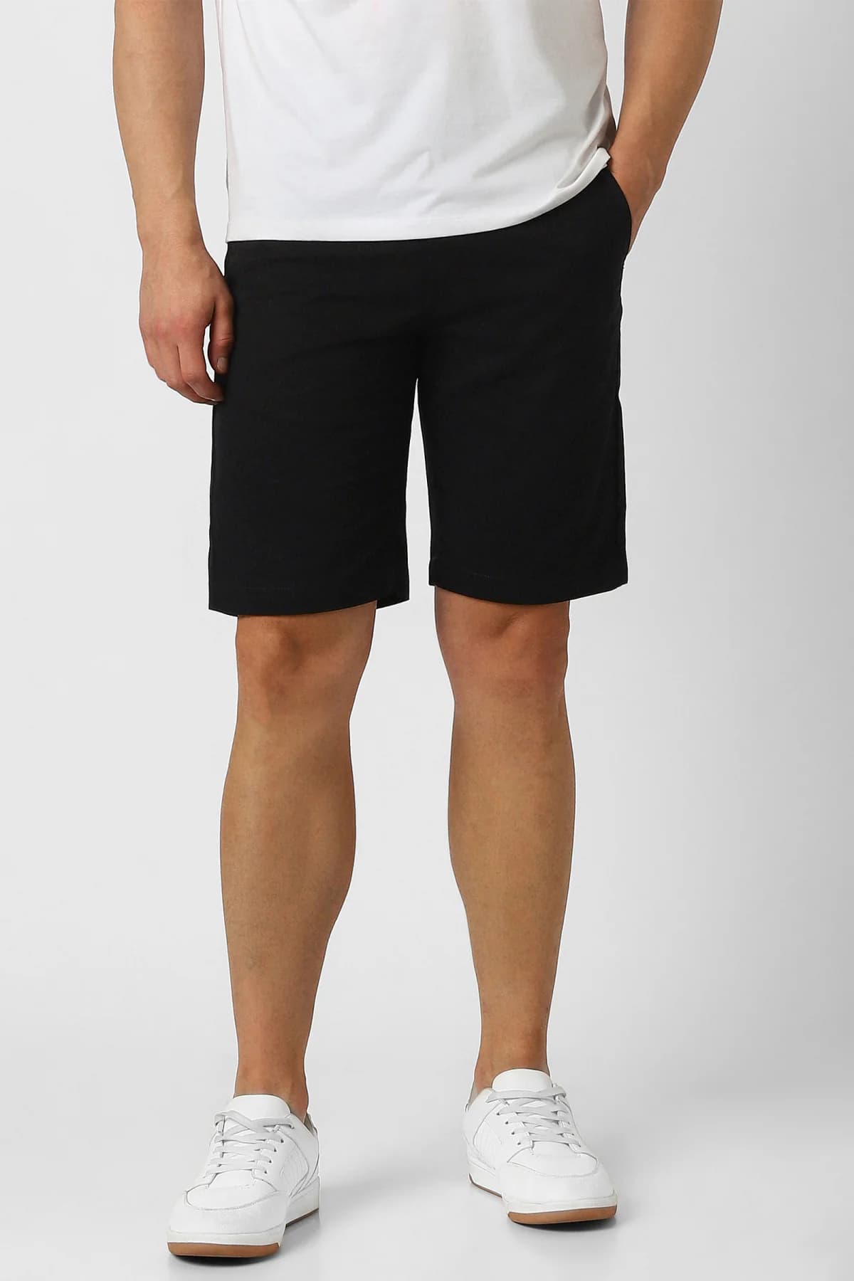 Men's Black Casual Regular Fit Mid Rise Shorts