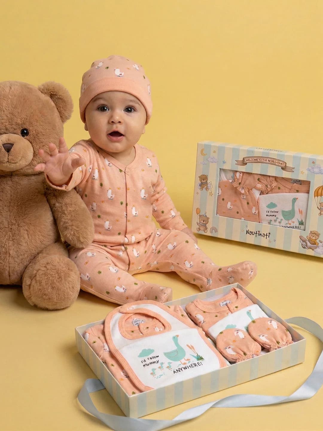 Baby Girls Orange Pure Cotton All-Over and Placement Print 5-Pieces Gift Set