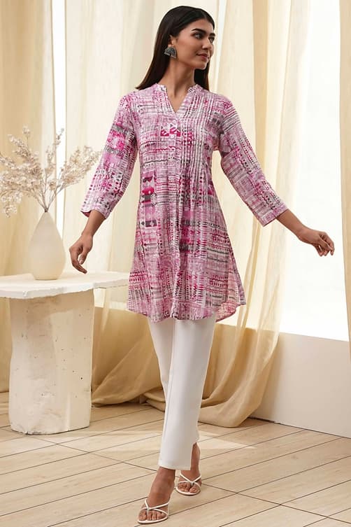 Women's Pink Printed Straight Short Kurtis