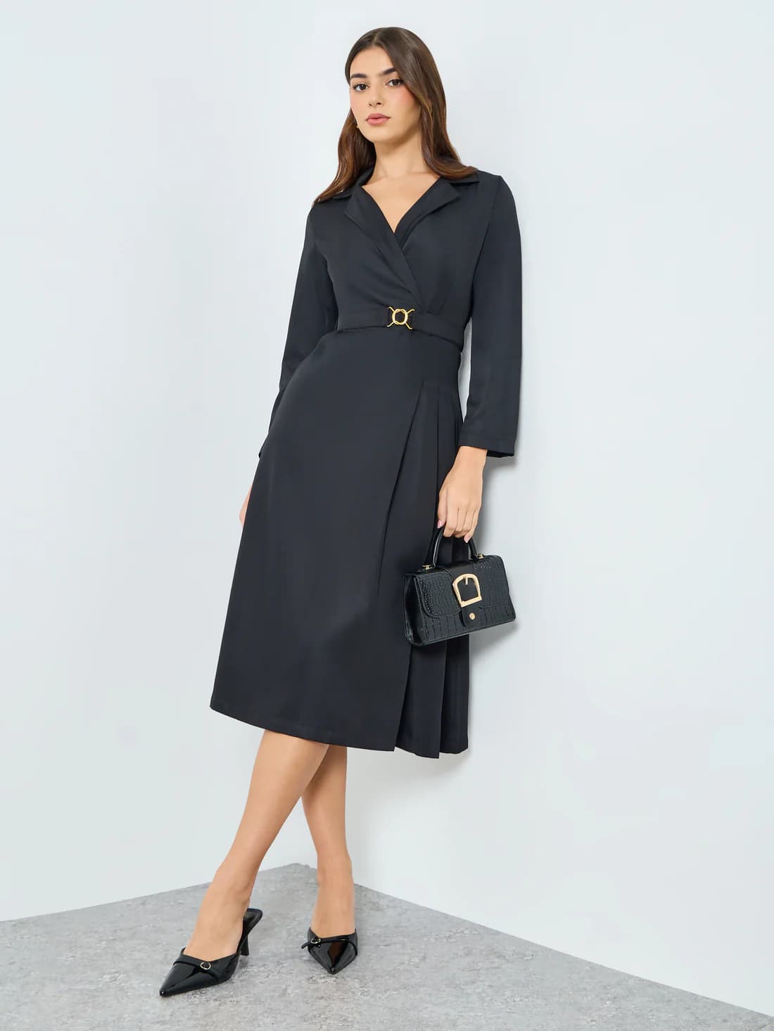 Women's Black Solid Regular Sleeves Blazer Midi Dress