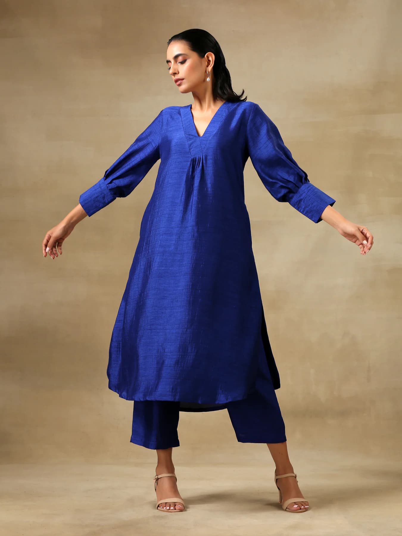 Women's Blue Casual Regular Fit Solid Three Quarter Sleeves Silk Plus Size Kurta Set