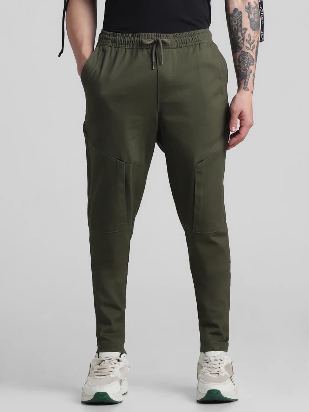 Men's Green Casual Slim Fit Solid Trouser