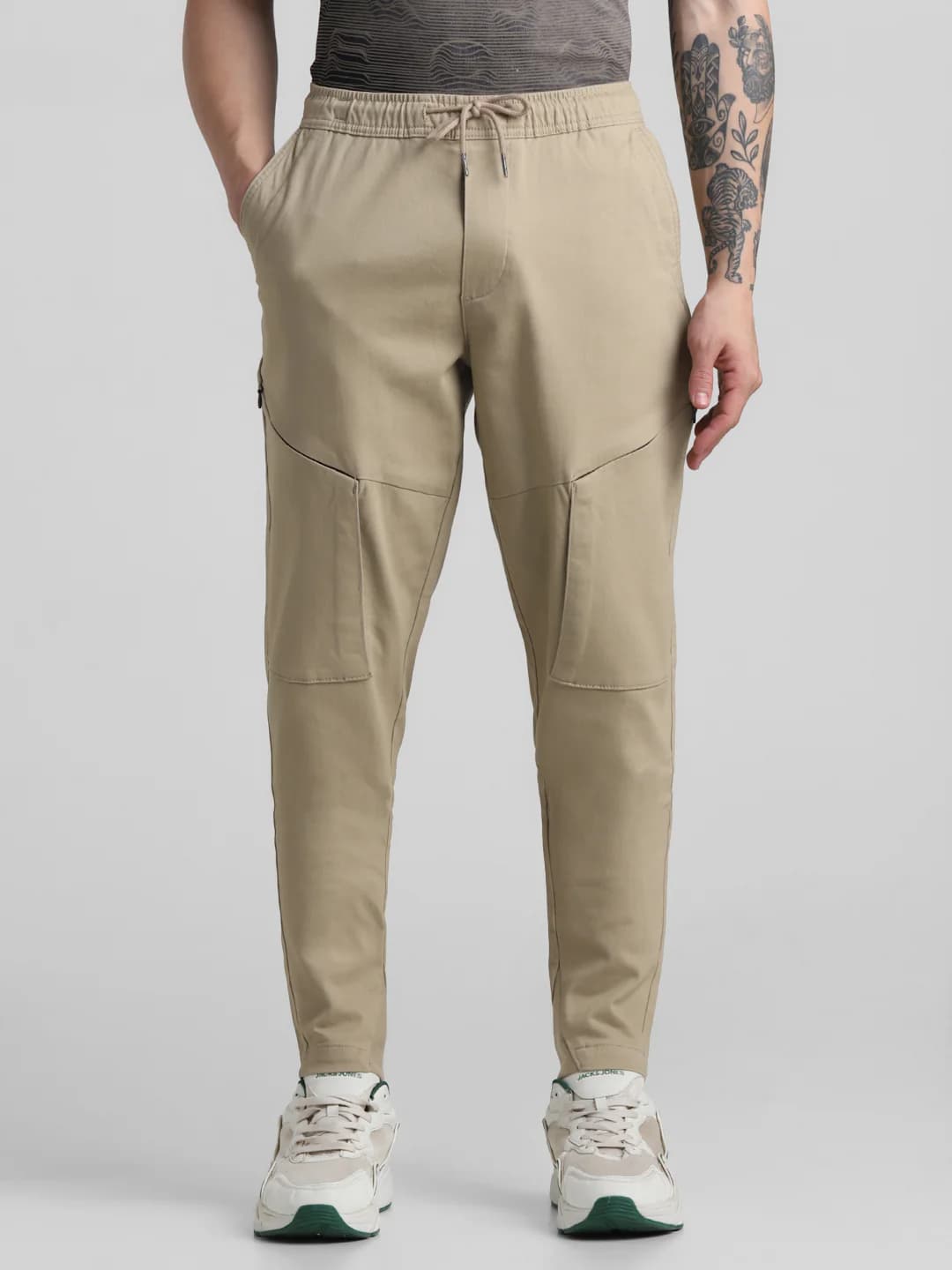 Men's Beige Casual Slim Fit Solid Trouser