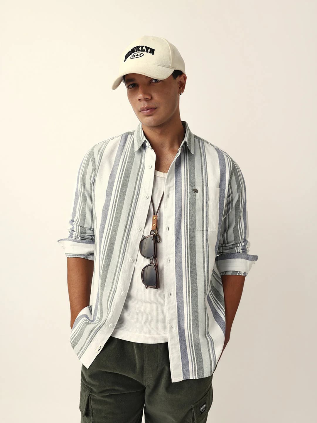 Men's White Vertical Woven Stripe Slim Fit Casual Shirt