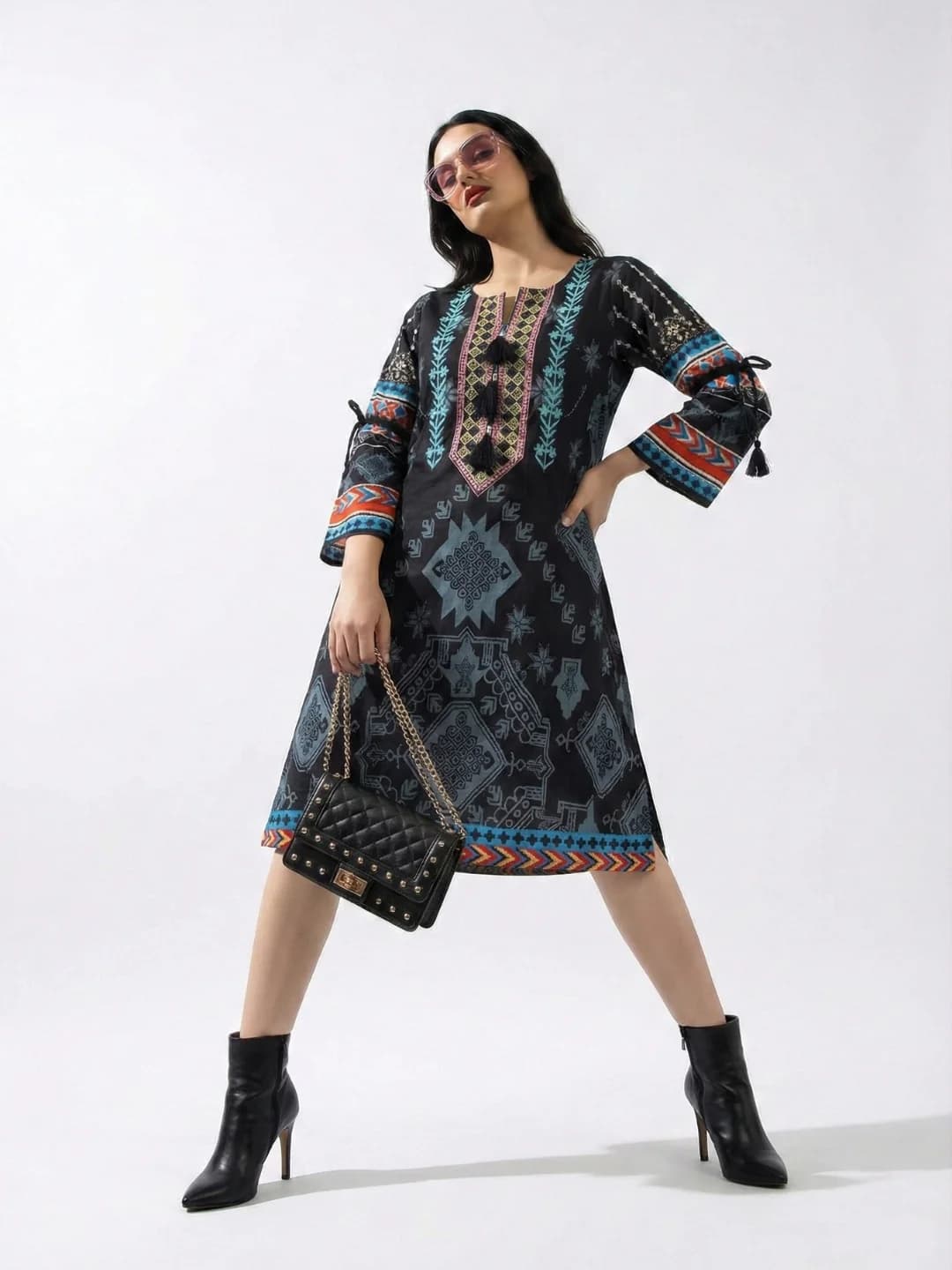 Women's Blue Casual Regular Fit Printed Full Sleeves Kurti