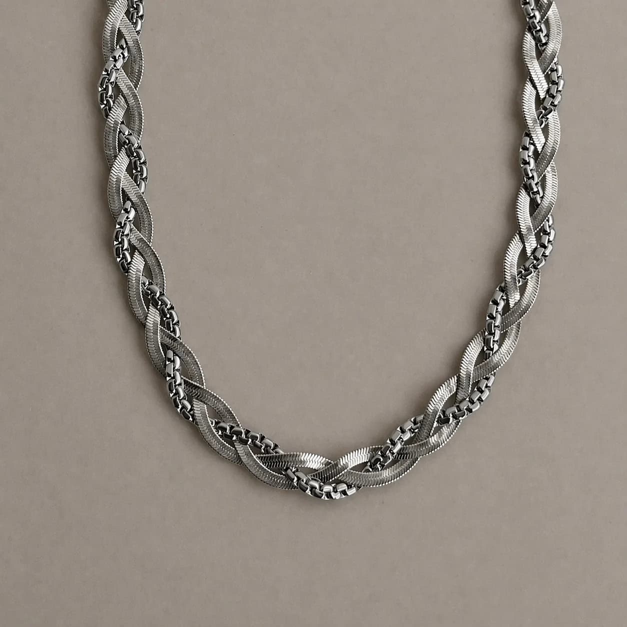 Women's Synergy Bold Silver Chain Necklace with Intertwined Textured Links