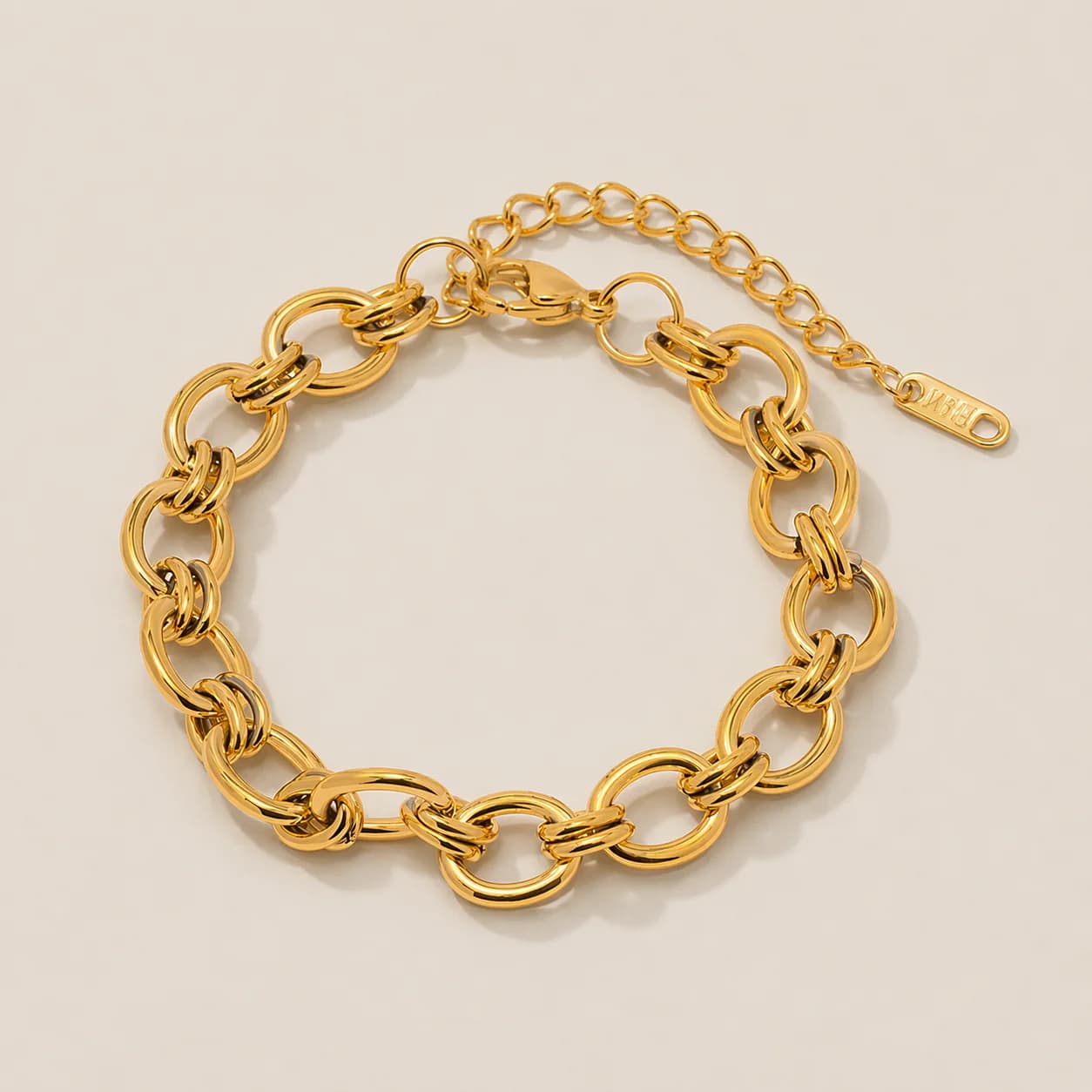 Women's Forge Chunky Interlock Chain Bracelet in Gold Tone