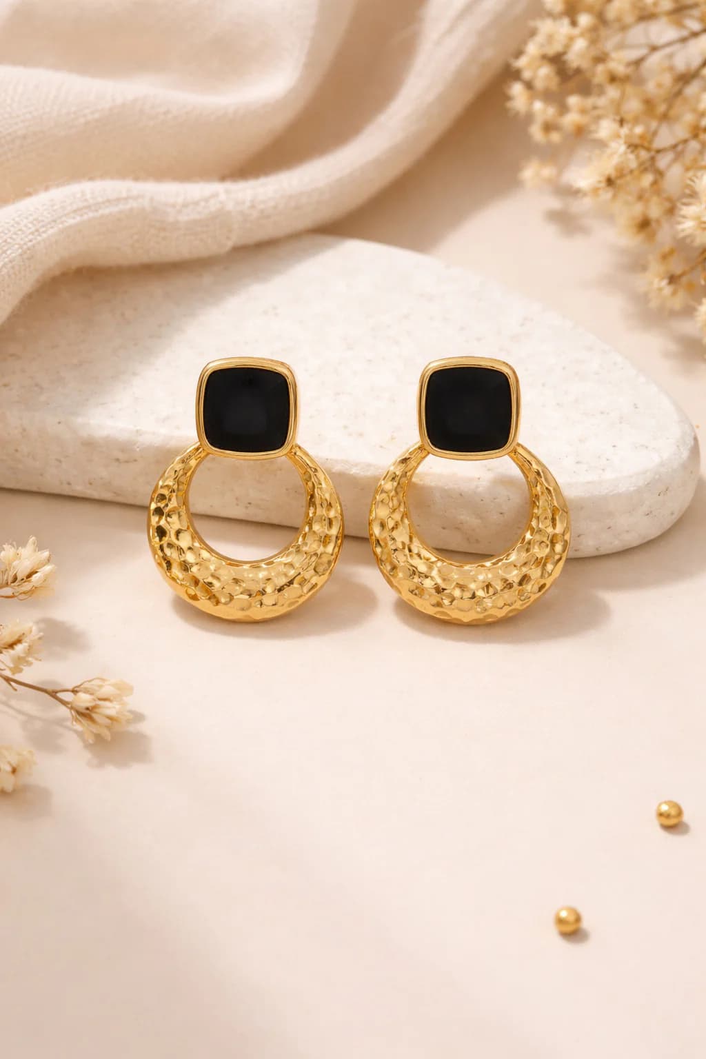 Women's Fashioble Gold Black Stone Statement Earrings