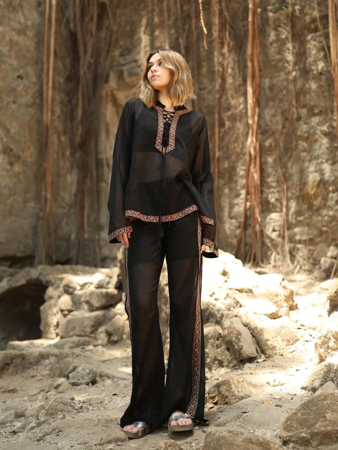 Women's Black Party Solid Regular Fit Kurta and Mid Rise Trouser