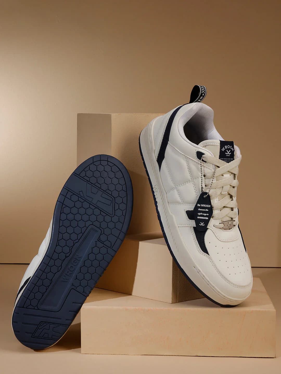 Men's White Casual Low-Top Polyurethane Saberlone Sneakers