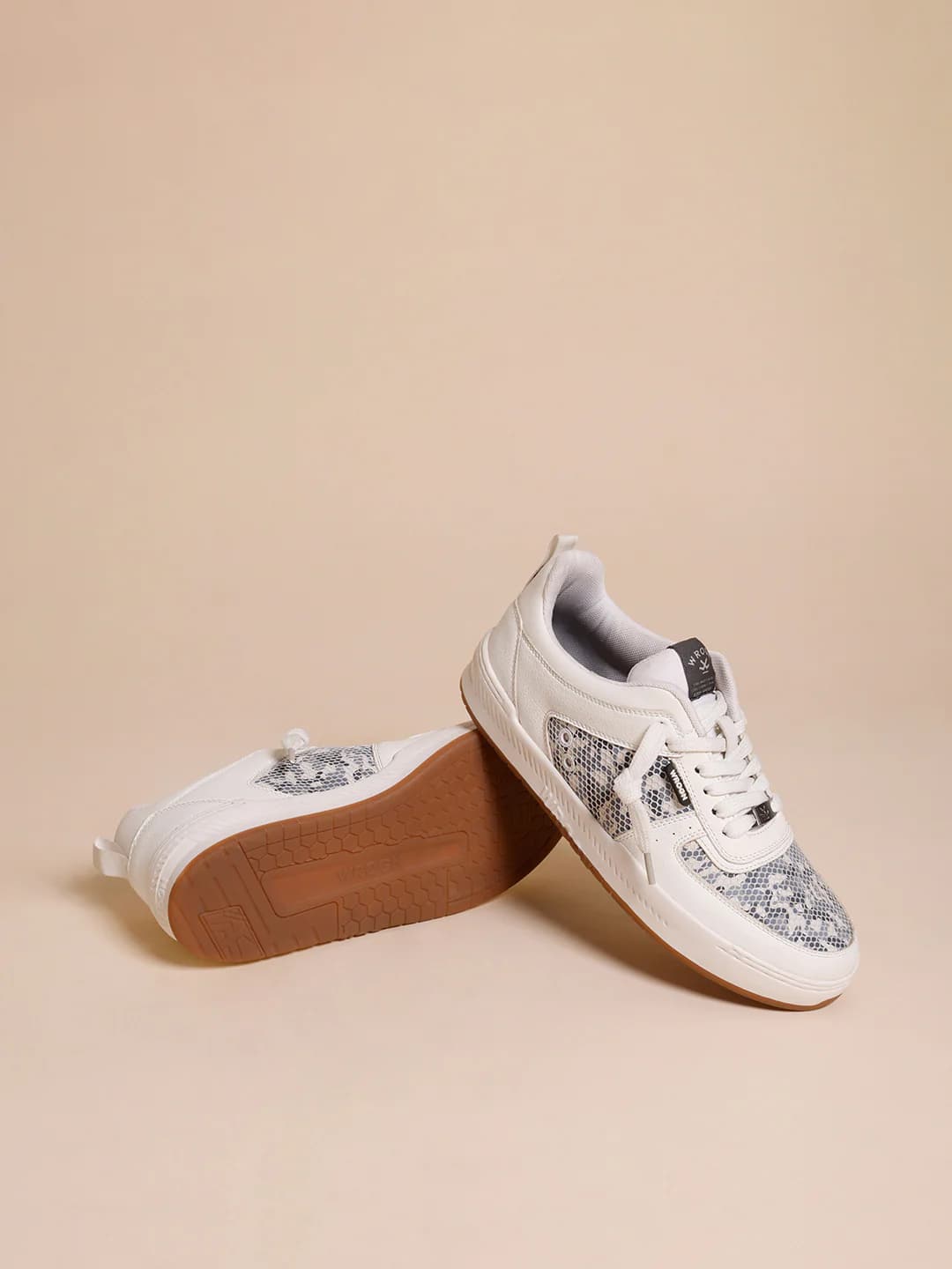Men's White Casual Low-Top Polyurethane Sneakers