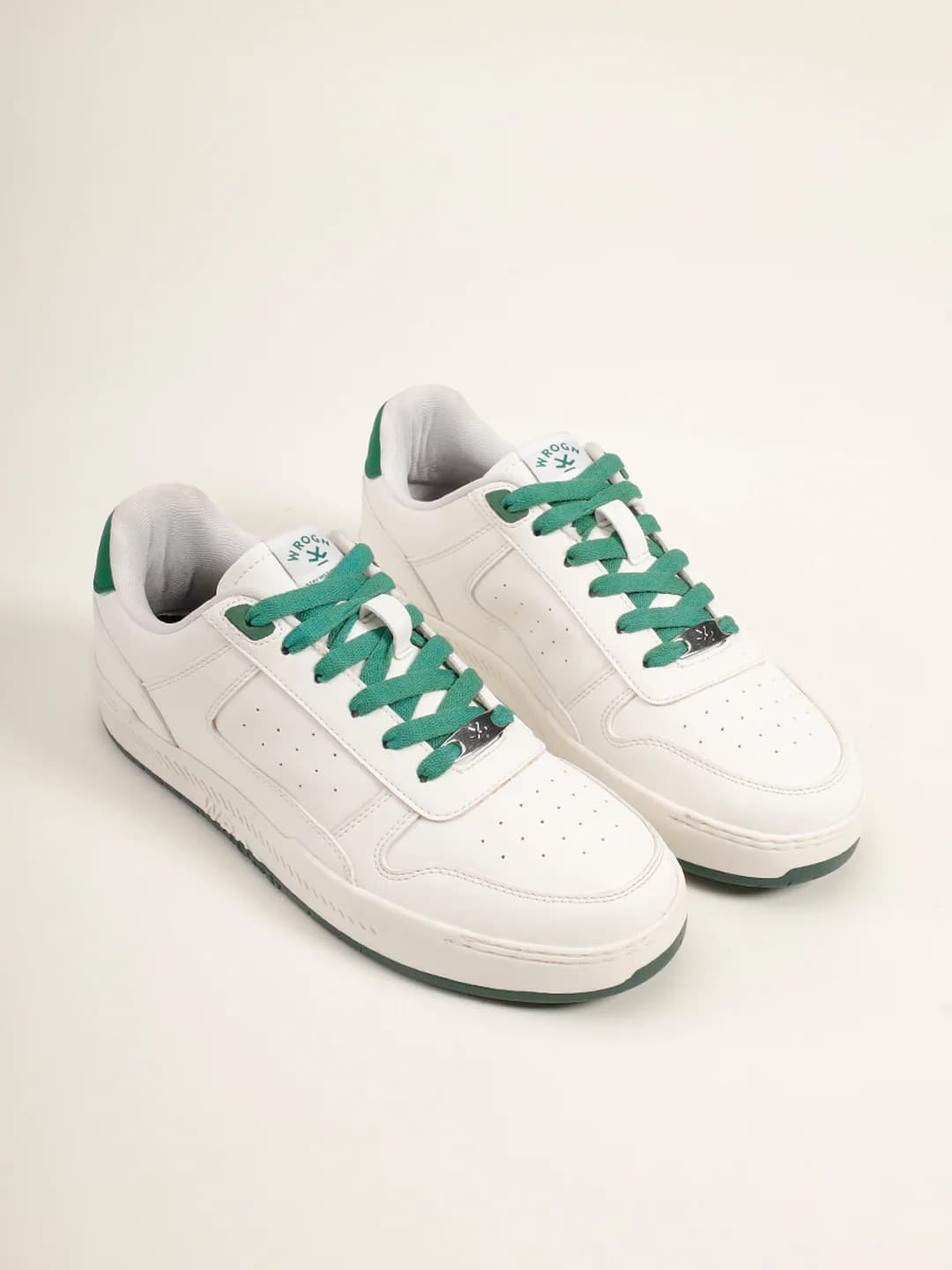 Men's White Casual Low-Top Polyurethane Saberlone Sneakers