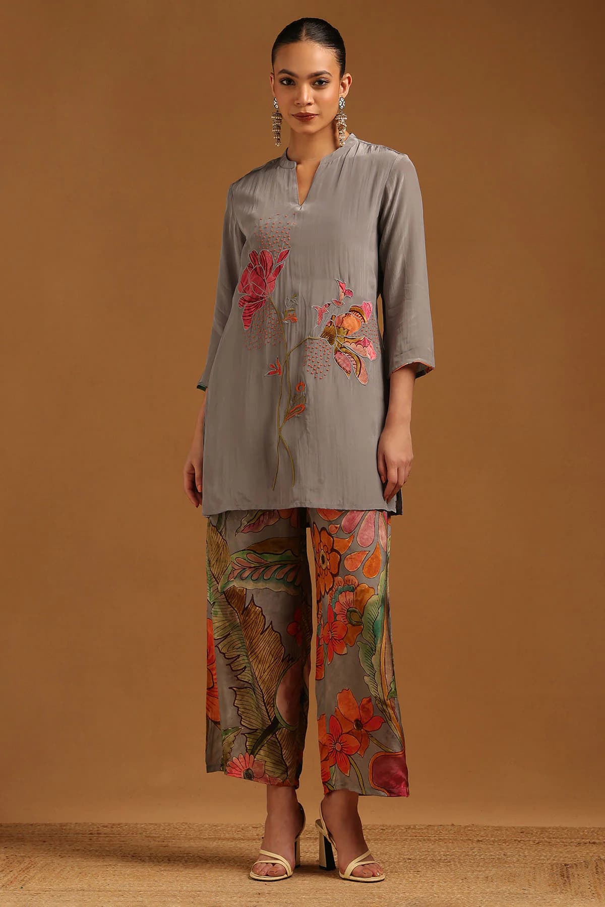Women's Grey Casual Floral Straight Mandarin Collar Tunic With Palazzo