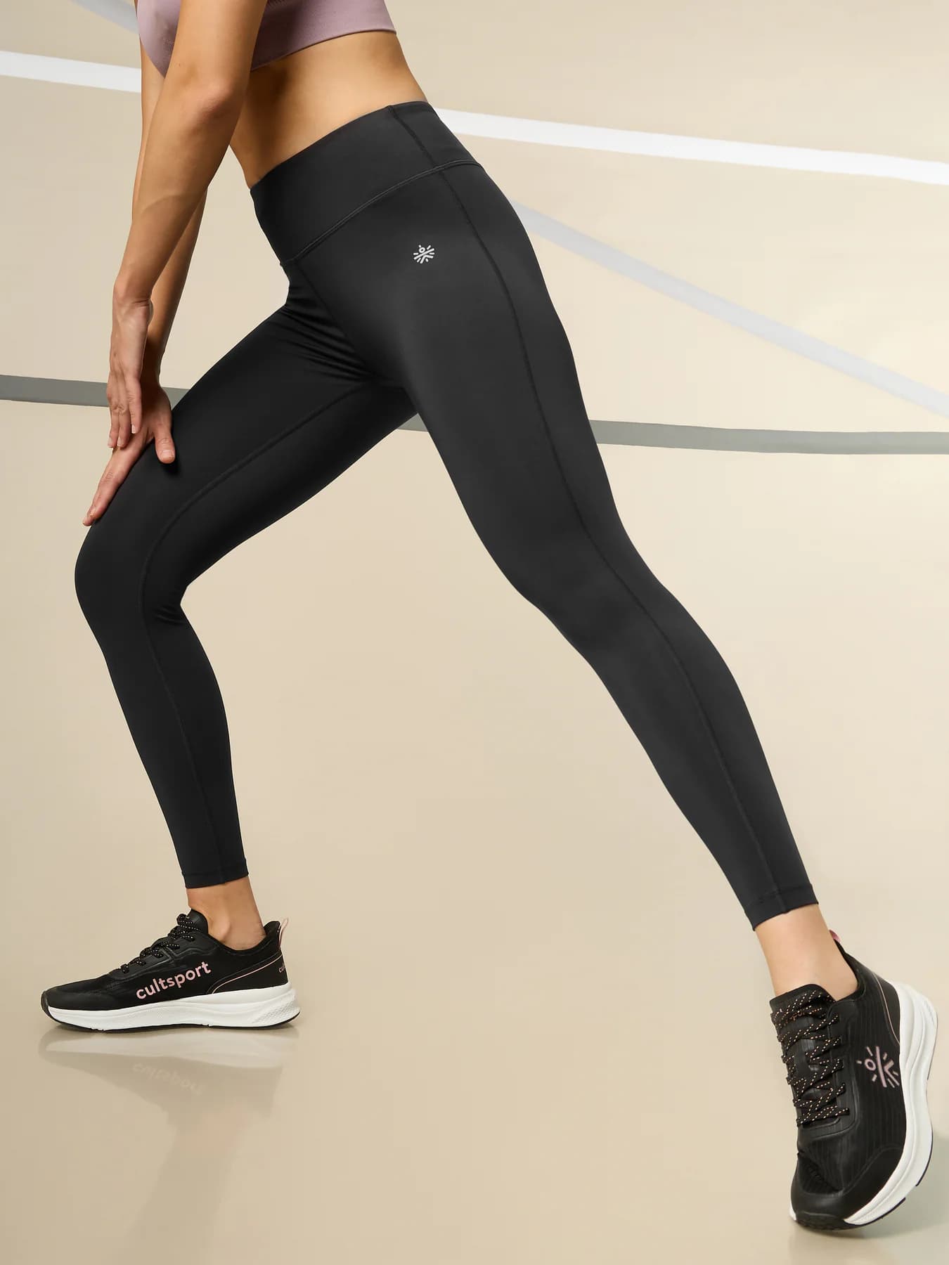 Women's Black Sports Solid Skinny Fit All Day Performance Tights