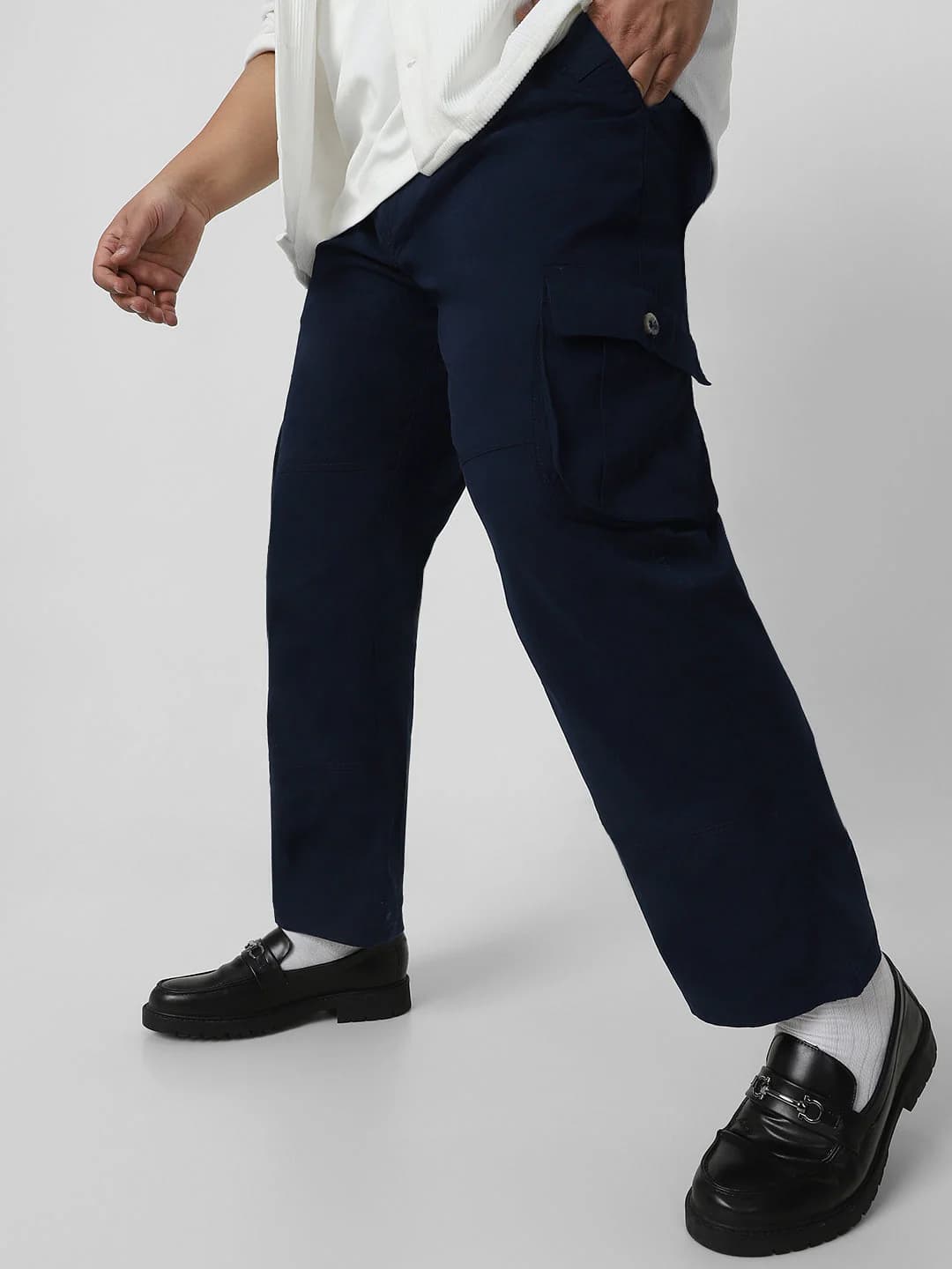 Men's Navy Casual Regular Fit Mid Rise Non-Faded Cargos