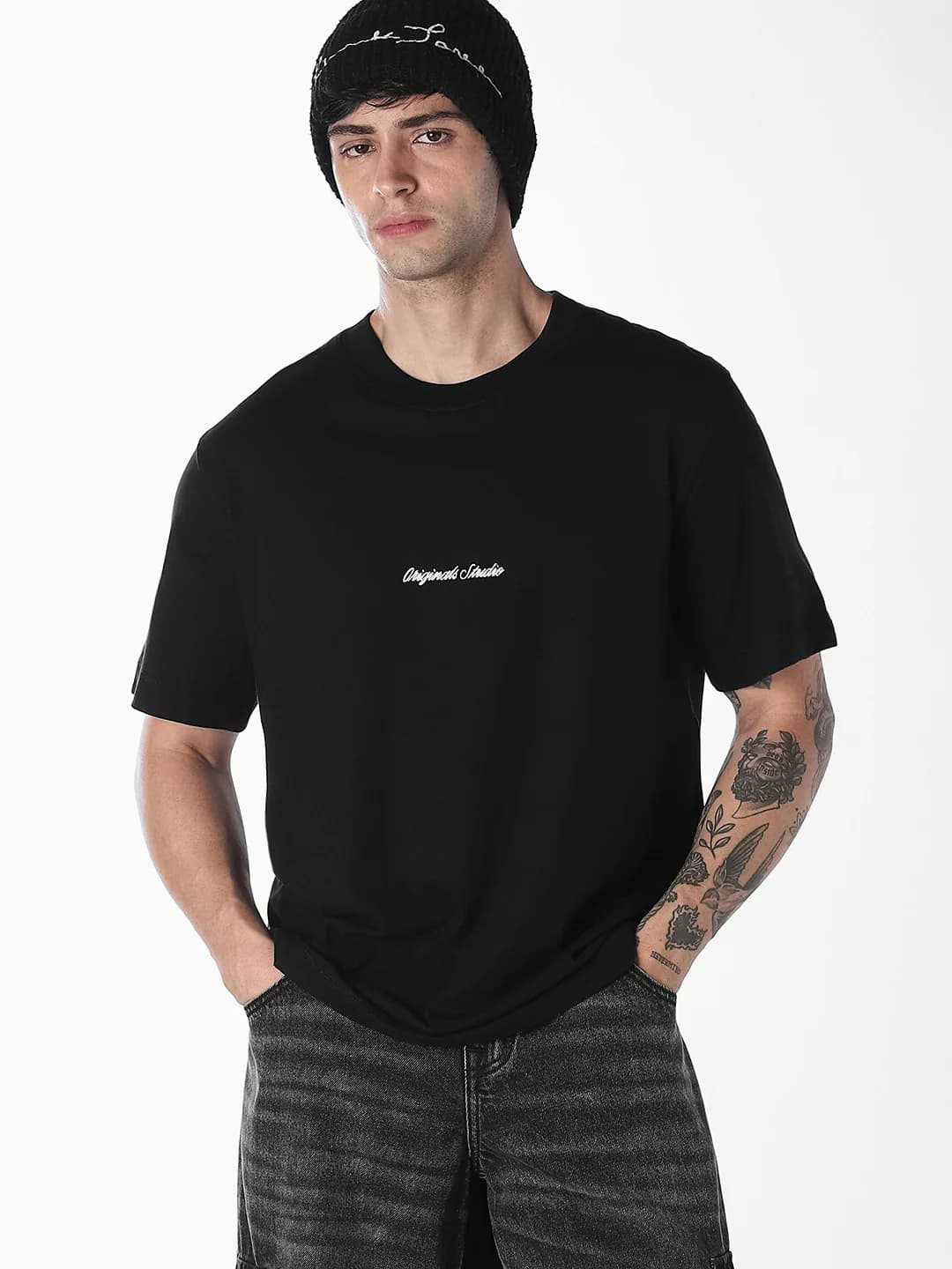 Men's Relaxed Fit Embroidered Logo Black T-shirt