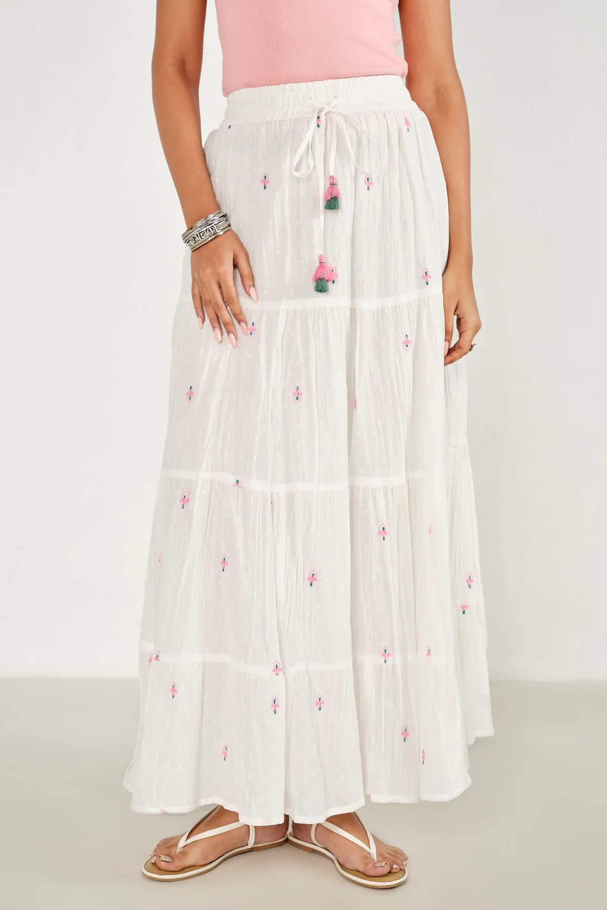 Women's Cream Casual Solid Relaxed Fit Mid Rise Skirt