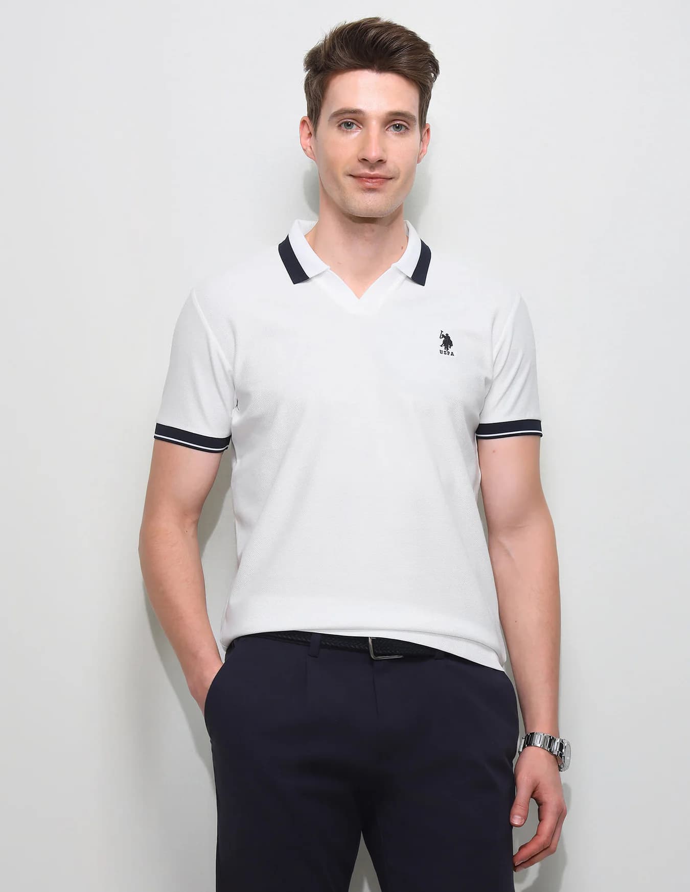 Men's White Casual Half Sleeves Solid Slim Fit Polo Tshirt