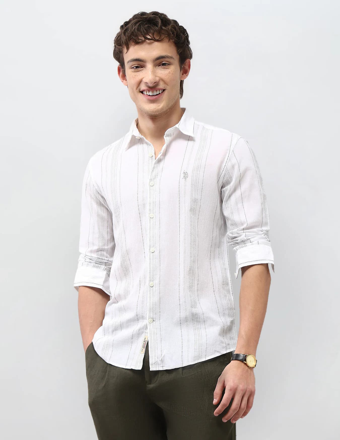 Men's White Casual Regular Fit Full Sleeves Cutaway Collar Shirt