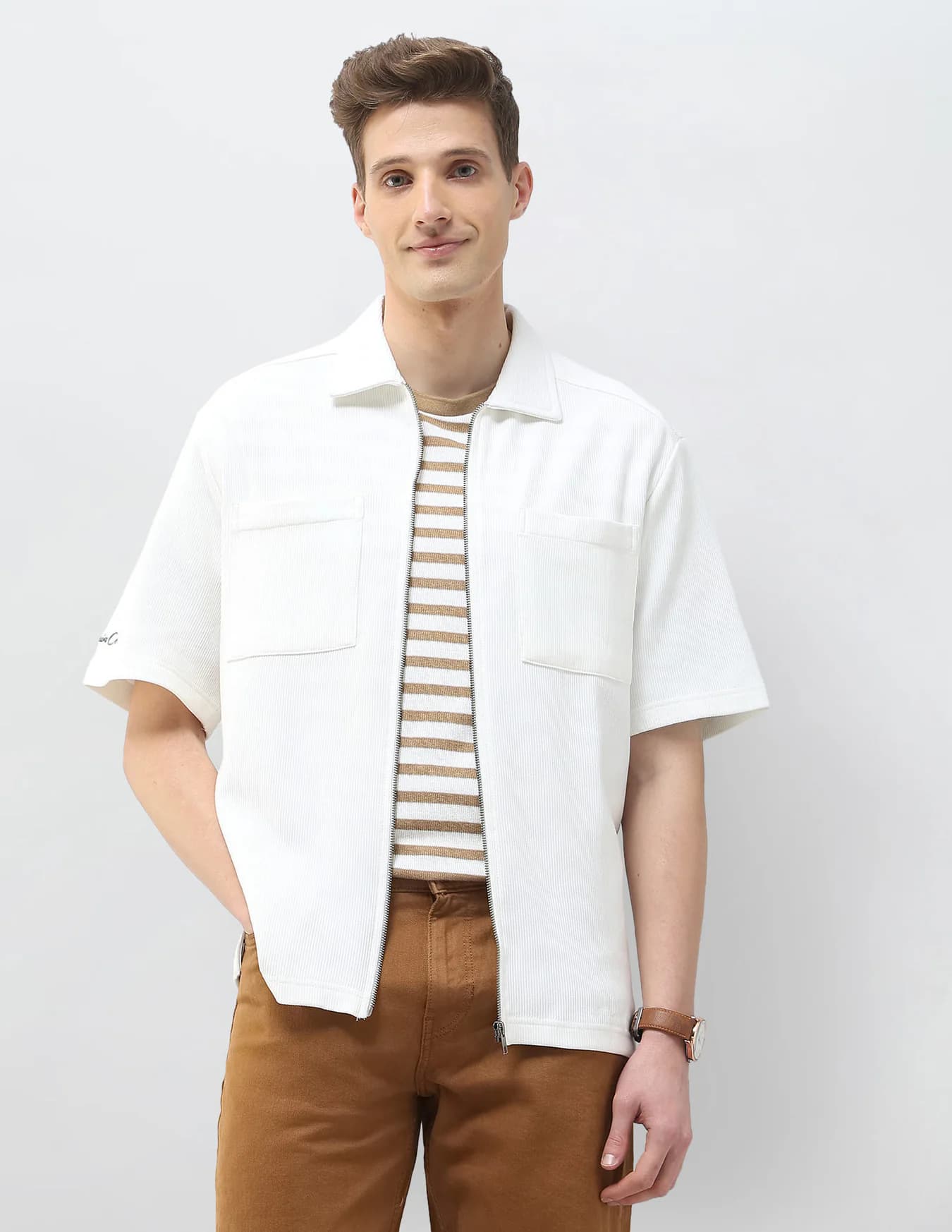 Men's White Casual Slim Fit Half Sleeves Cutaway Collar Shirt