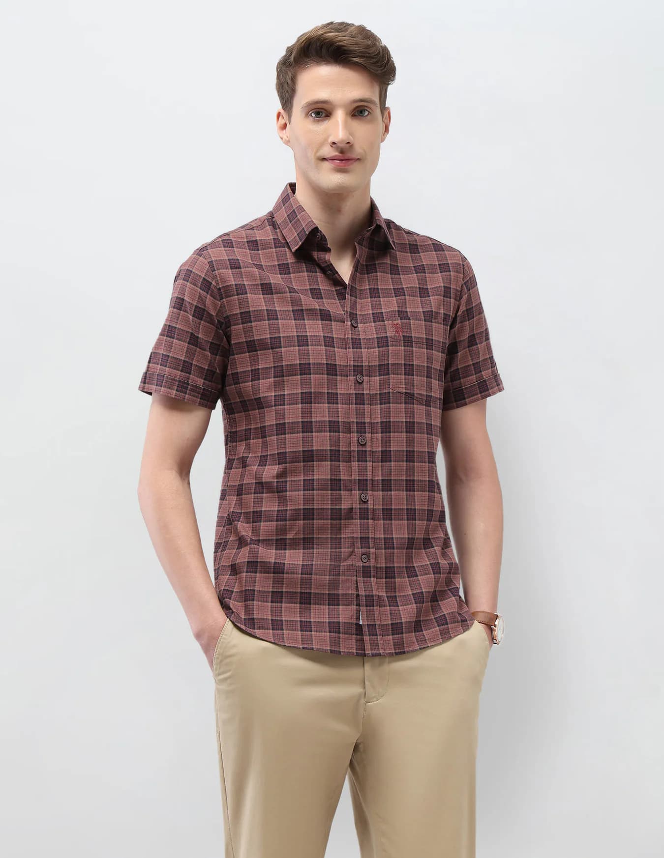 Men's Red Casual Regular Fit Half Sleeves Cutaway Collar Shirt