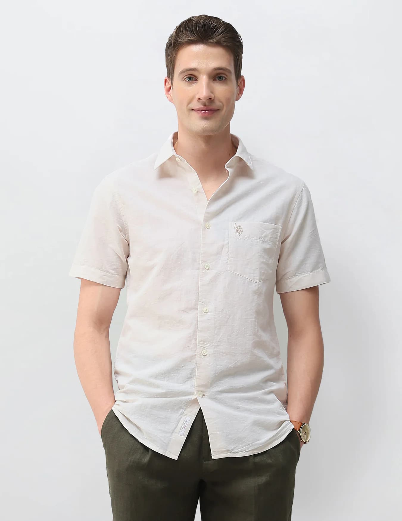 Men's White Casual Regular Fit Half Sleeves Cutaway Collar Shirt