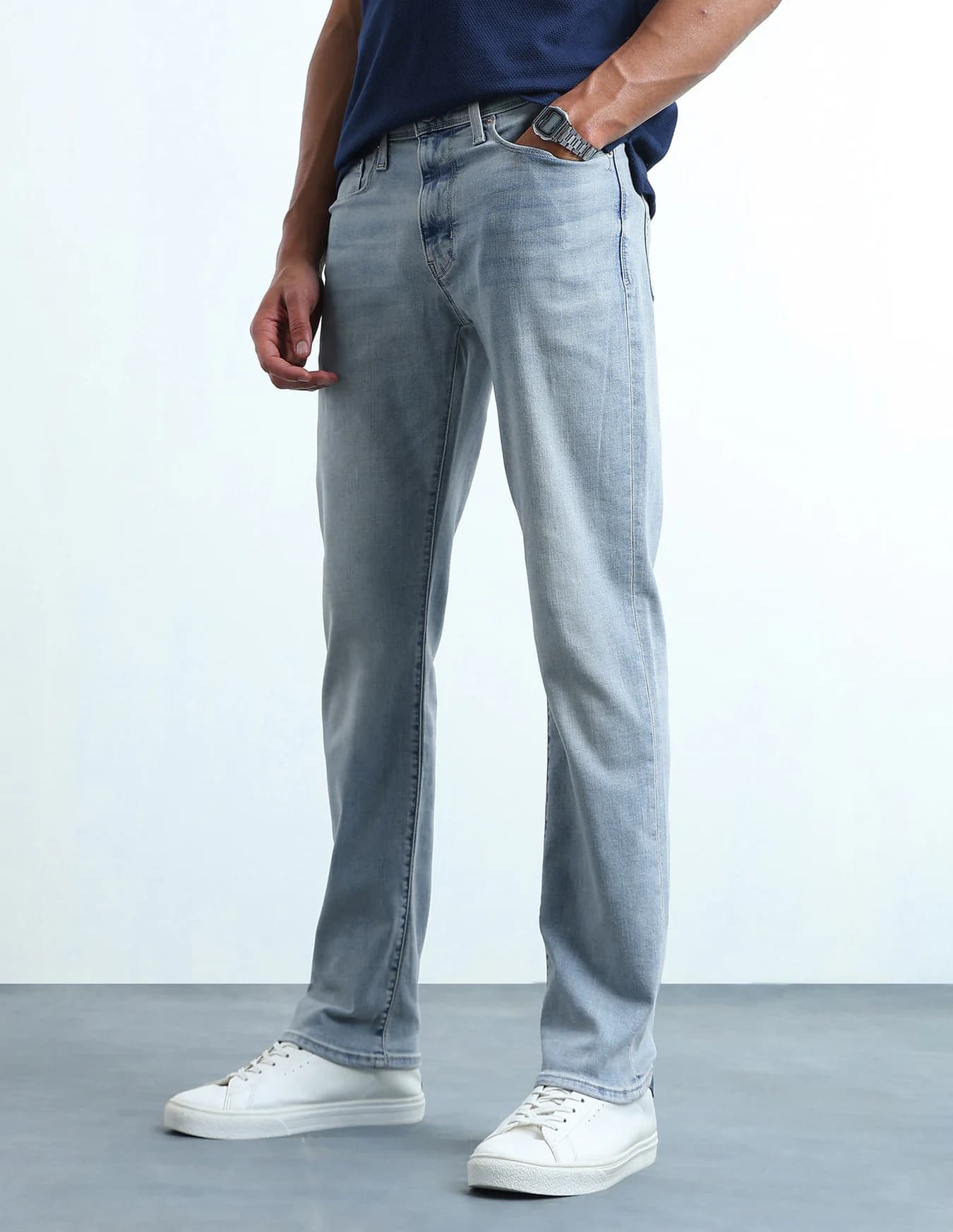 Men's Blue Casual Straight Fit Mid Rise Jeans